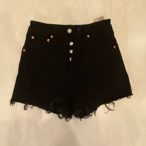 Levi’s Ribcage Shorts